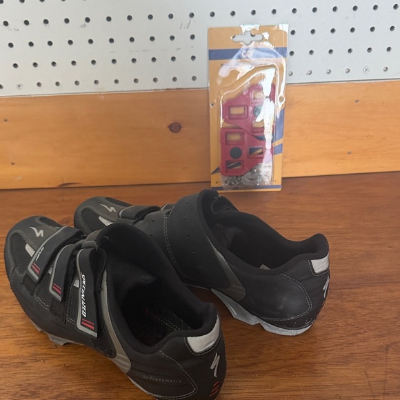 Specialized Black and Gray Athletic Shoes - Picture 3 of 15